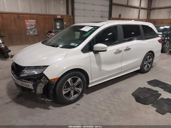 5FNRL6H85JB015477 2018 HONDA ODYSSEY - Image 2