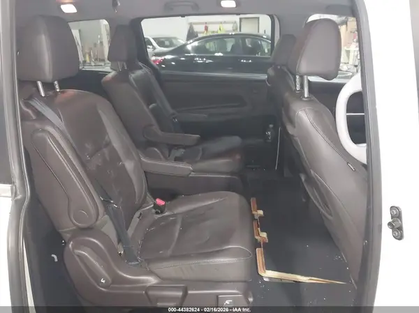 5FNRL6H85JB015477 2018 HONDA ODYSSEY - Image 8