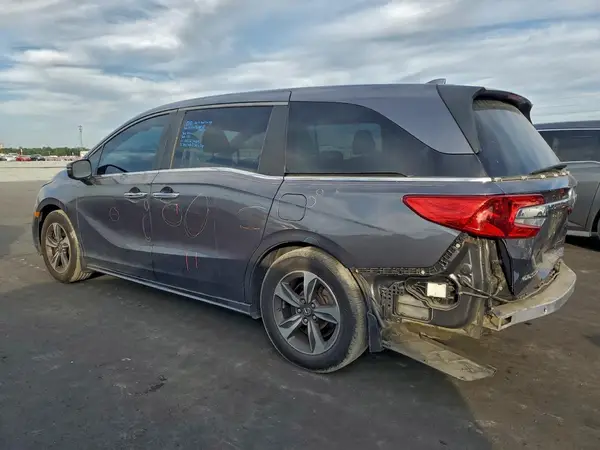 5FNRL6H85JB029556 2018 HONDA ODYSSEY - Image 2