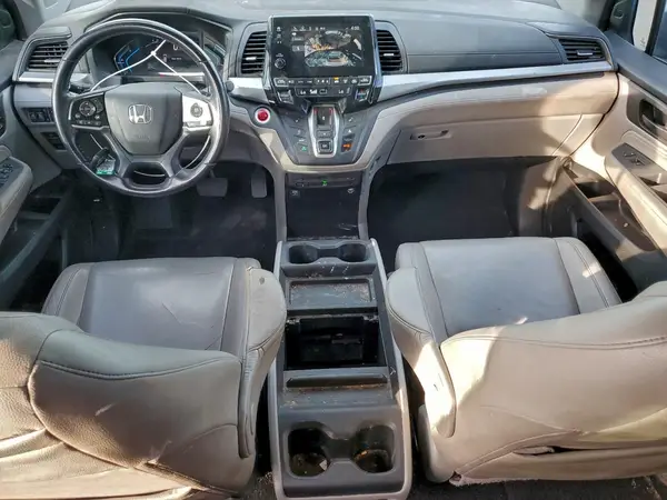 5FNRL6H85JB029556 2018 HONDA ODYSSEY - Image 8
