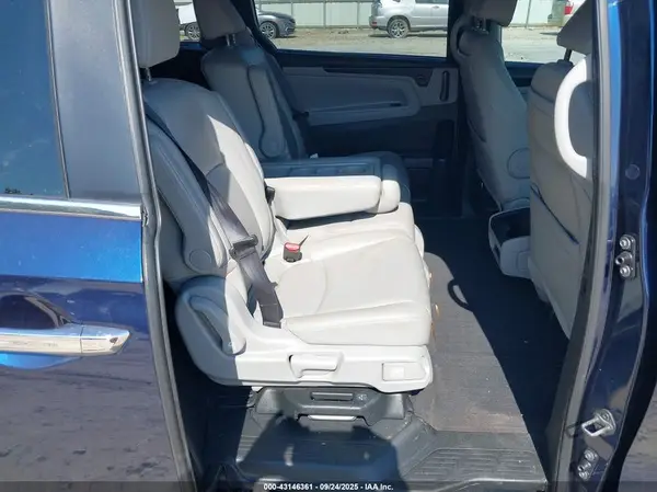 5FNRL6H85JB066946 2018 HONDA ODYSSEY - Image 8