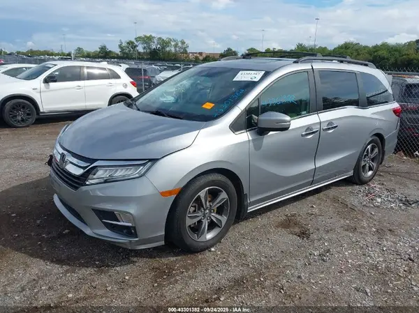 5FNRL6H85JB078109 2018 HONDA ODYSSEY - Image 2