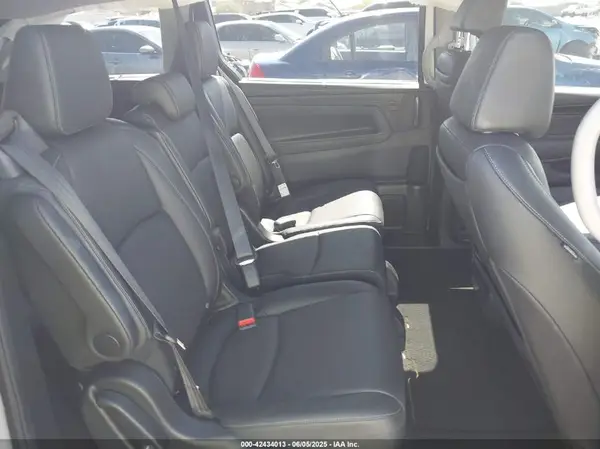 5FNRL6H85RB000411 2024 HONDA ODYSSEY - Image 8