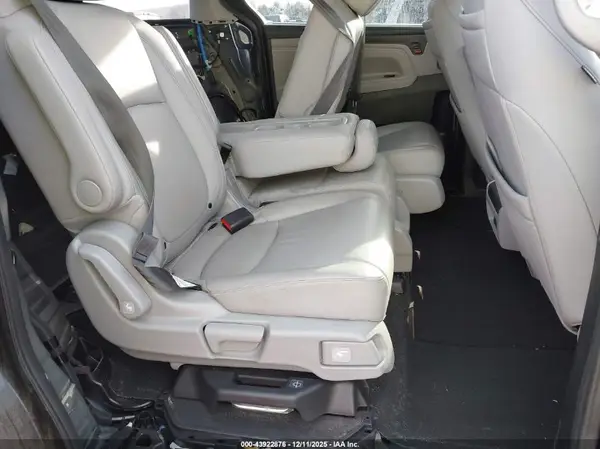 5FNRL6H85RB006709 2024 HONDA ODYSSEY - Image 8
