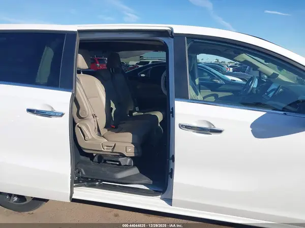 5FNRL6H85RB034493 2024 HONDA ODYSSEY - Image 8