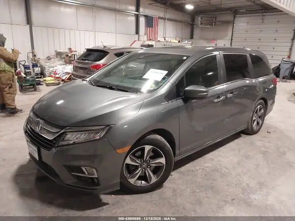 5FNRL6H86JB007596 2018 HONDA ODYSSEY - Image 2