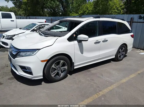 5FNRL6H86JB011650 2018 HONDA ODYSSEY - Image 2