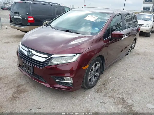 5FNRL6H86JB076885 2018 HONDA ODYSSEY - Image 2