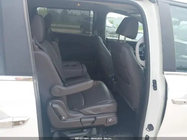 5FNRL6H87JB005100 2018 HONDA ODYSSEY - Image 8