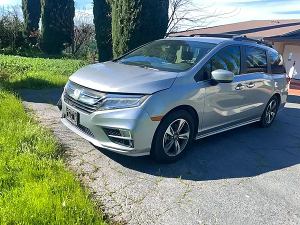 5FNRL6H87JB012080 2018 HONDA ODYSSEY - Image 2
