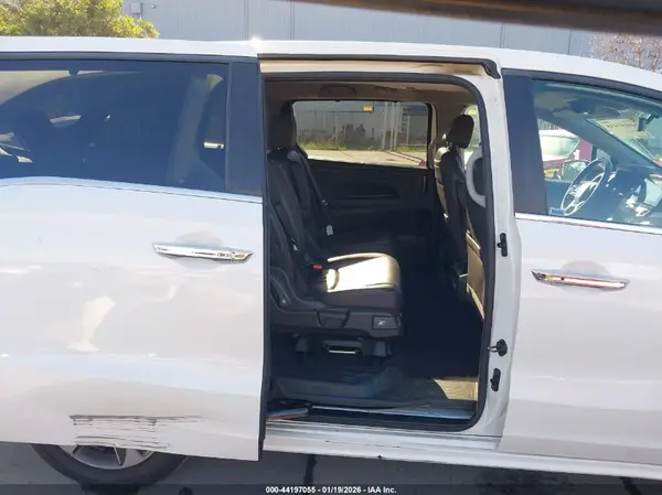 5FNRL6H87JB058038 2018 HONDA ODYSSEY - Image 8