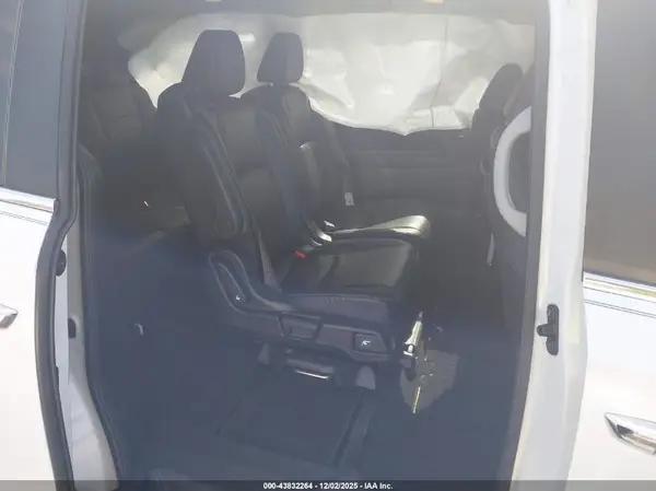 5FNRL6H87PB024156 2023 HONDA ODYSSEY - Image 8