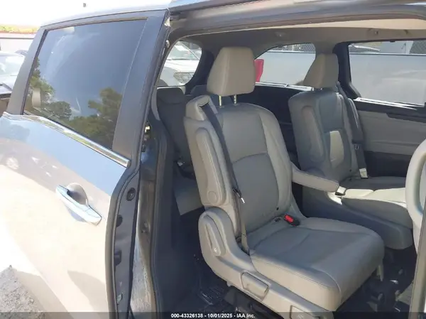 5FNRL6H88JB024870 2018 HONDA ODYSSEY - Image 8