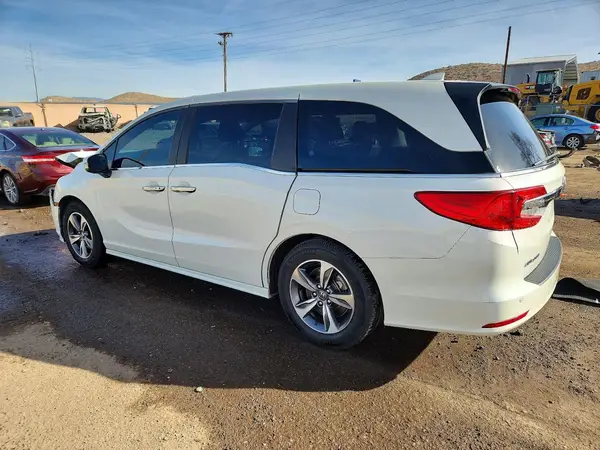 5FNRL6H88JB027932 2018 HONDA ODYSSEY - Image 2
