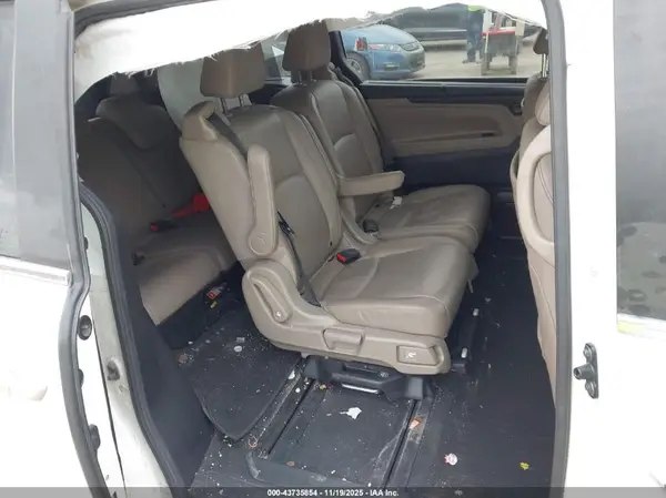5FNRL6H88JB038655 2018 HONDA ODYSSEY - Image 8