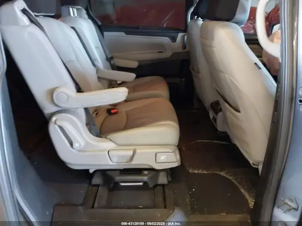 5FNRL6H88JB051034 2018 HONDA ODYSSEY - Image 8