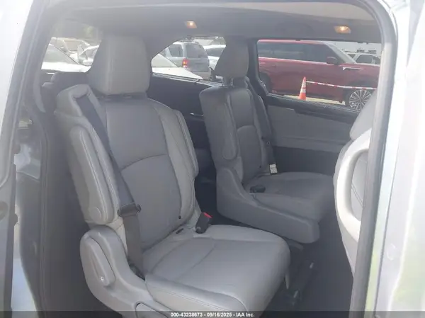5FNRL6H88JB077505 2018 HONDA ODYSSEY - Image 8