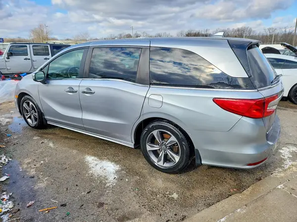 5FNRL6H88JB078105 2018 HONDA ODYSSEY - Image 2