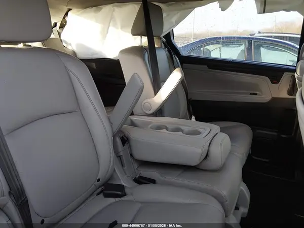 5FNRL6H88NB001532 2022 HONDA ODYSSEY - Image 8
