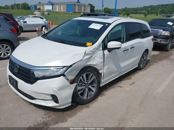 5FNRL6H88RB075670 2024 HONDA ODYSSEY - Image 2