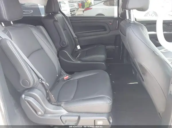 5FNRL6H88RB075670 2024 HONDA ODYSSEY - Image 8