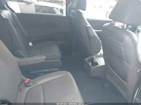5FNRL6H89JB005583 2018 HONDA ODYSSEY - Image 8