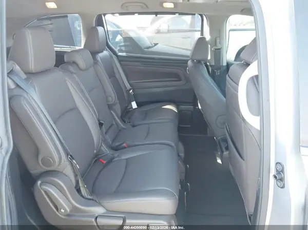 5FNRL6H89PB000246 2023 HONDA ODYSSEY - Image 8