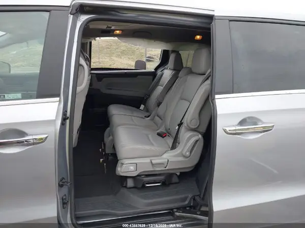 5FNRL6H89RB043780 2024 HONDA ODYSSEY - Image 8