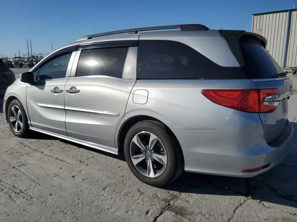 5FNRL6H8XJB009058 2018 HONDA ODYSSEY - Image 2