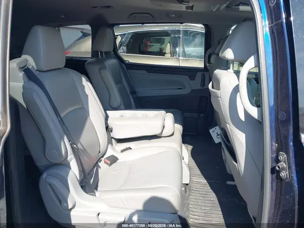 5FNRL6H90JB002497 2018 HONDA ODYSSEY - Image 8