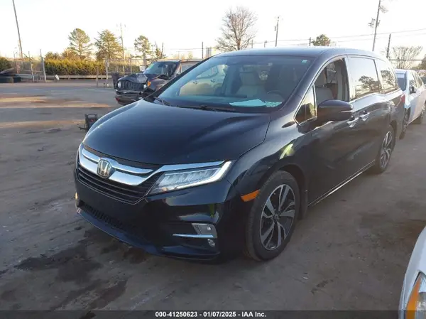 5FNRL6H90JB013581 2018 HONDA ODYSSEY - Image 2