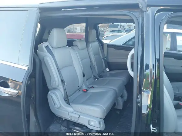5FNRL6H90JB013581 2018 HONDA ODYSSEY - Image 8