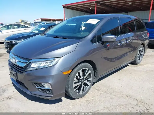 5FNRL6H90JB028565 2018 HONDA ODYSSEY - Image 2