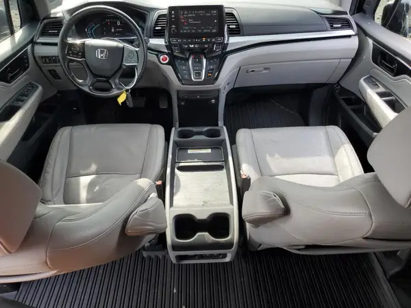 5FNRL6H90JB099748 2018 HONDA ODYSSEY - Image 8