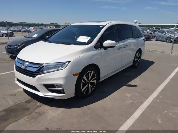 5FNRL6H90JB100302 2018 HONDA ODYSSEY - Image 2