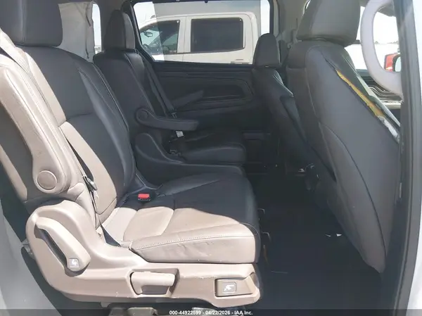 5FNRL6H90JB100302 2018 HONDA ODYSSEY - Image 8