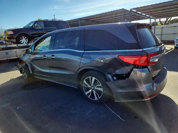5FNRL6H91JB021902 2018 HONDA ODYSSEY - Image 2