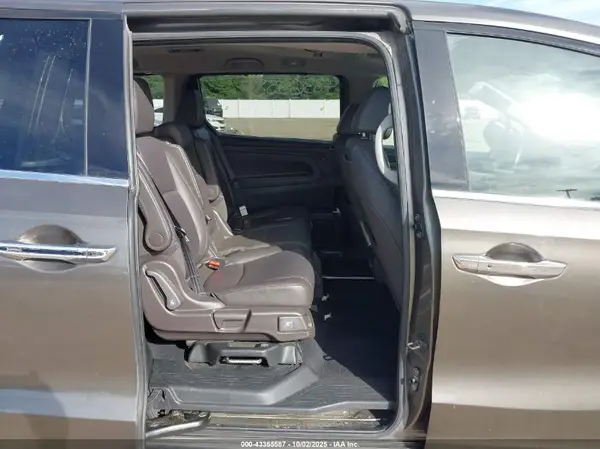 5FNRL6H91JB031958 2018 HONDA ODYSSEY - Image 8