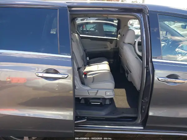 5FNRL6H91JB071957 2018 HONDA ODYSSEY - Image 8