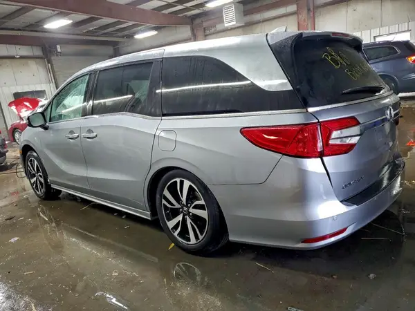 5FNRL6H91JB110613 2018 HONDA ODYSSEY - Image 2