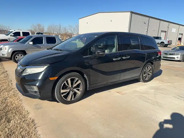 5FNRL6H92JB013565 2018 HONDA ODYSSEY - Image 2