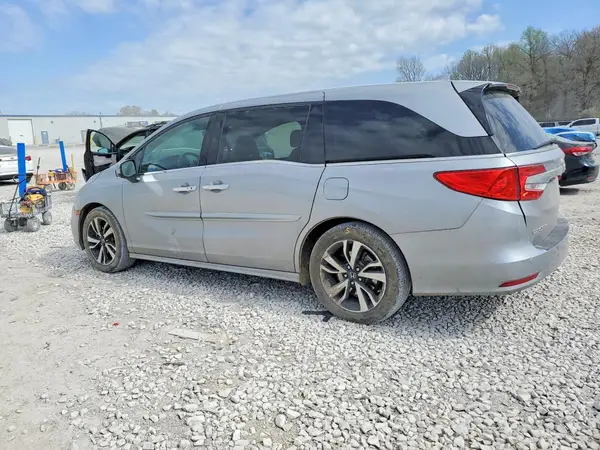 5FNRL6H92JB013775 2018 HONDA ODYSSEY - Image 2