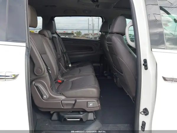 5FNRL6H93JB050043 2018 HONDA ODYSSEY - Image 8