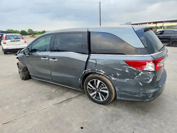 5FNRL6H93JB060748 2018 HONDA ODYSSEY - Image 2