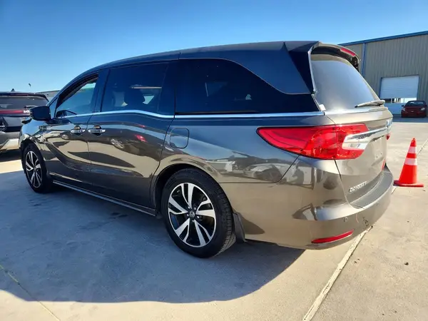 5FNRL6H93JB068123 2018 HONDA ODYSSEY - Image 2
