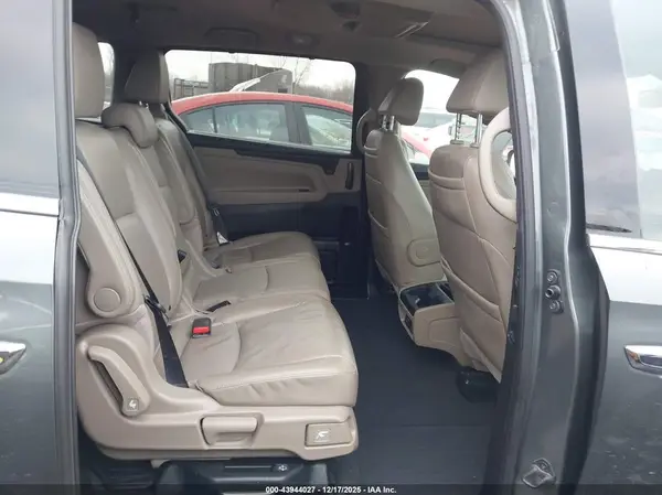 5FNRL6H93JB091725 2018 HONDA ODYSSEY - Image 8