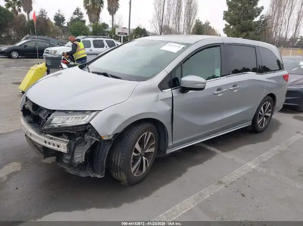 5FNRL6H94JB015690 2018 HONDA ODYSSEY - Image 2