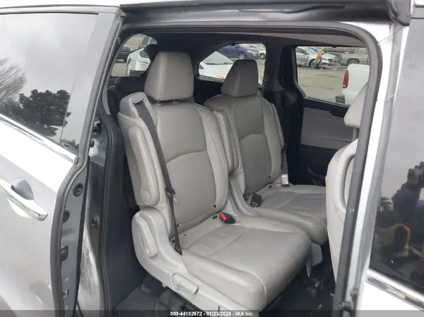 5FNRL6H94JB015690 2018 HONDA ODYSSEY - Image 8
