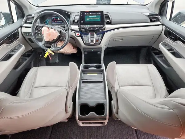 5FNRL6H94JB028570 2018 HONDA ODYSSEY - Image 8