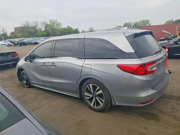 5FNRL6H94JB040668 2018 HONDA ODYSSEY - Image 2